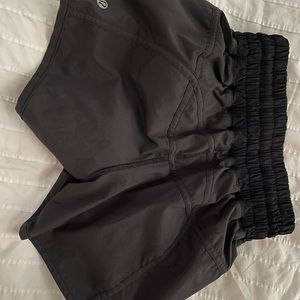 Like new black 4” tracker shorts